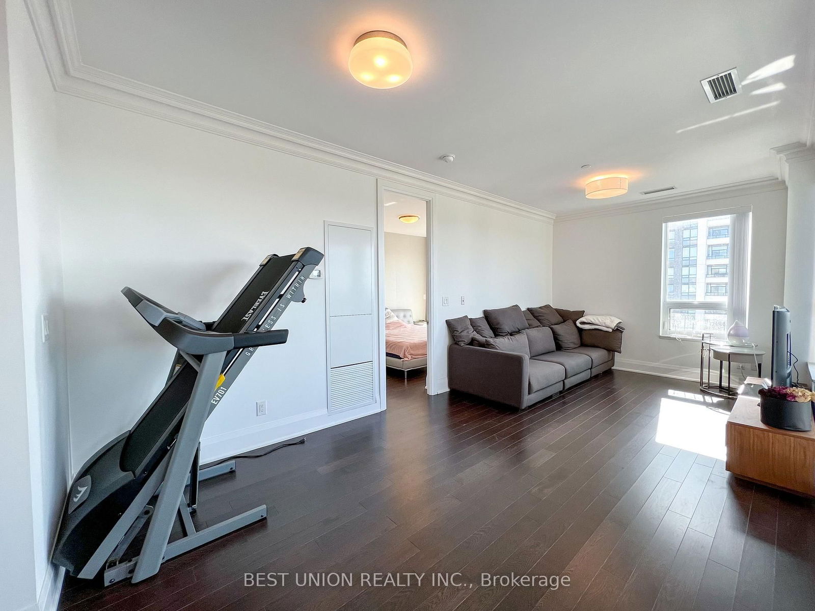 18 Uptown Dr, unit RG08 for rent