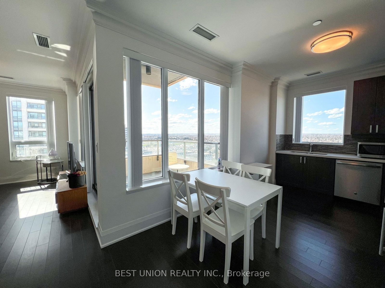 18 Uptown Dr, unit RG08 for rent