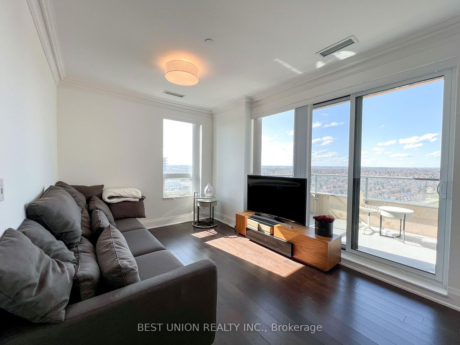 18 Uptown Dr, unit RG08 for rent