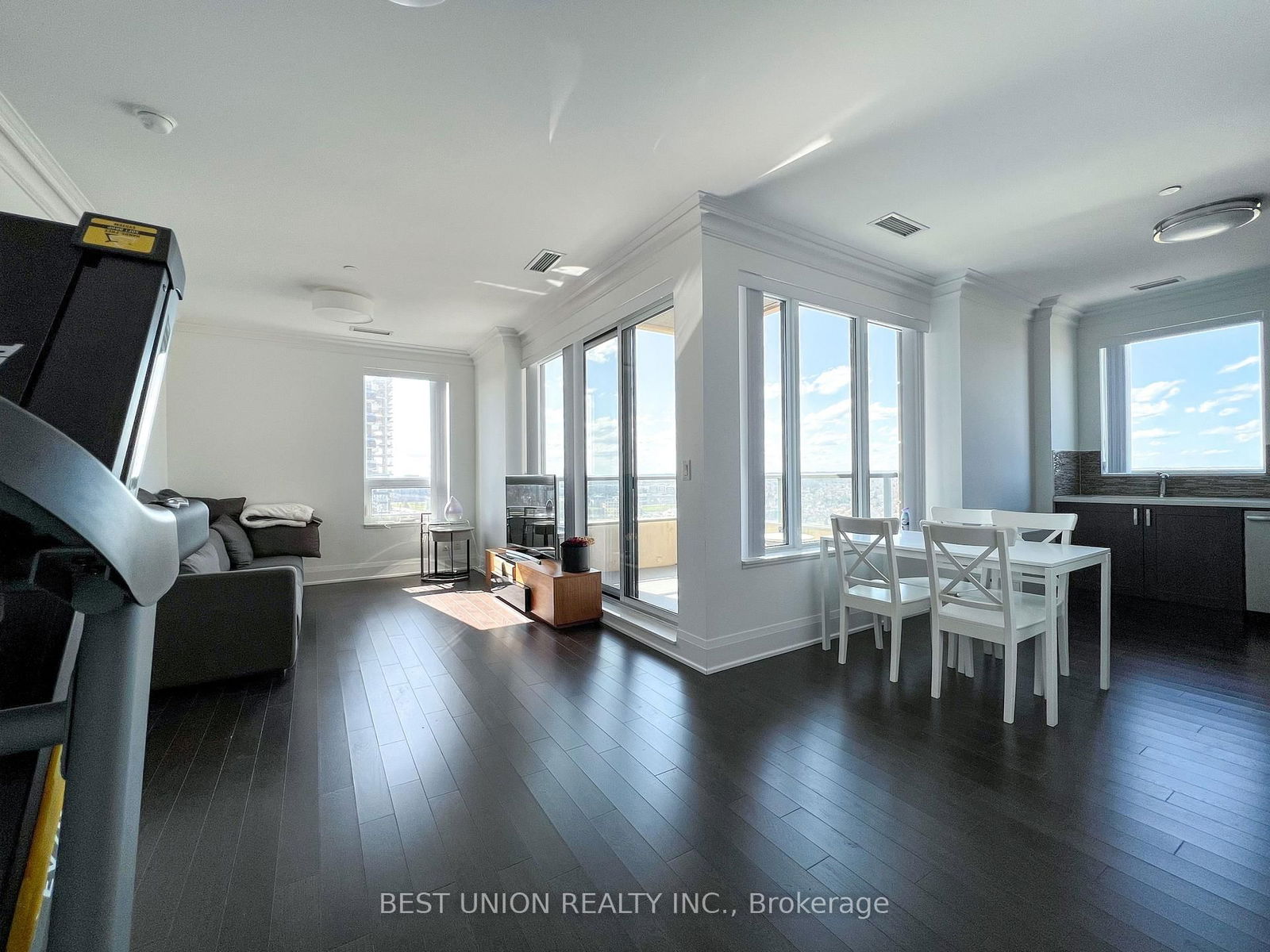 18 Uptown Dr, unit RG08 for rent