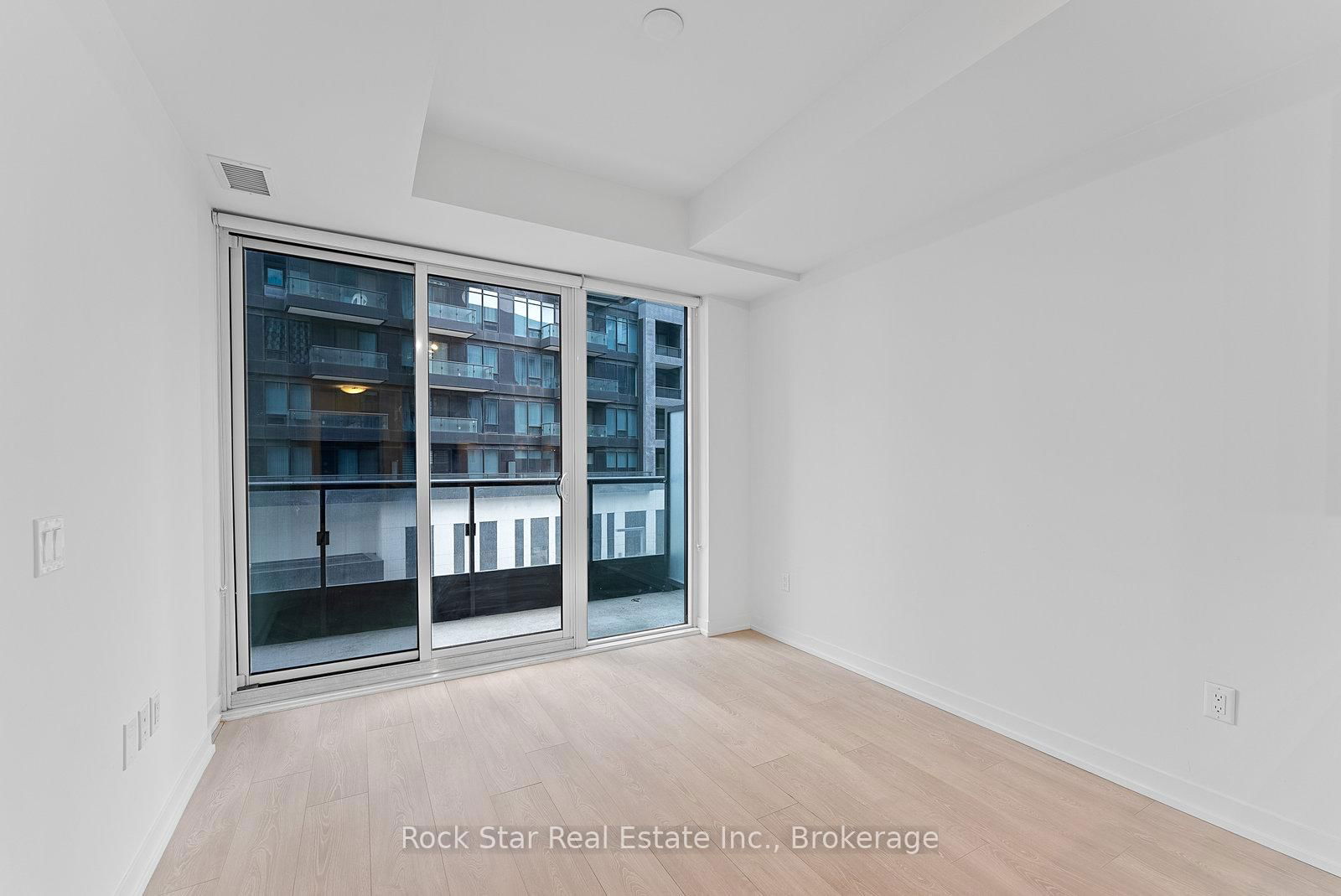 8868 Yonge St, unit 226E for sale