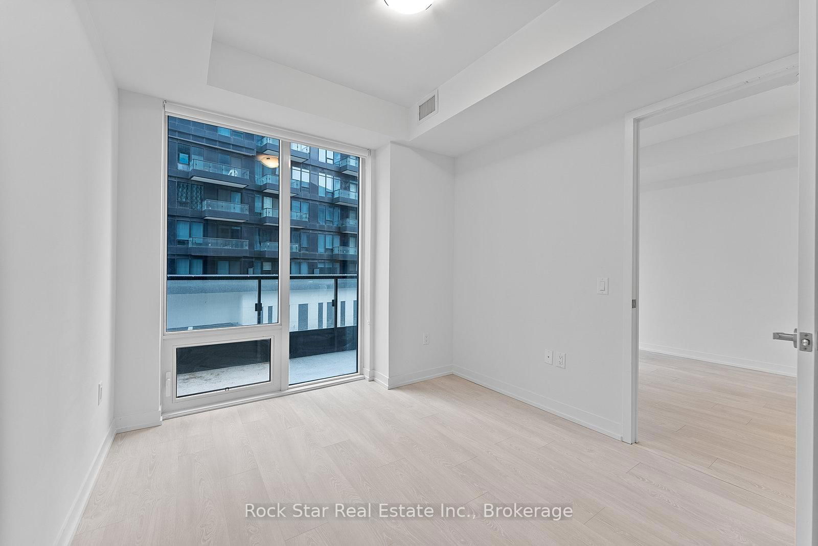 8868 Yonge St, unit 226E for sale