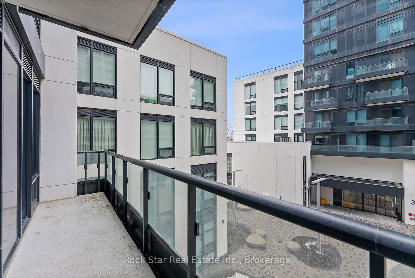 8868 Yonge St, unit 226E for sale