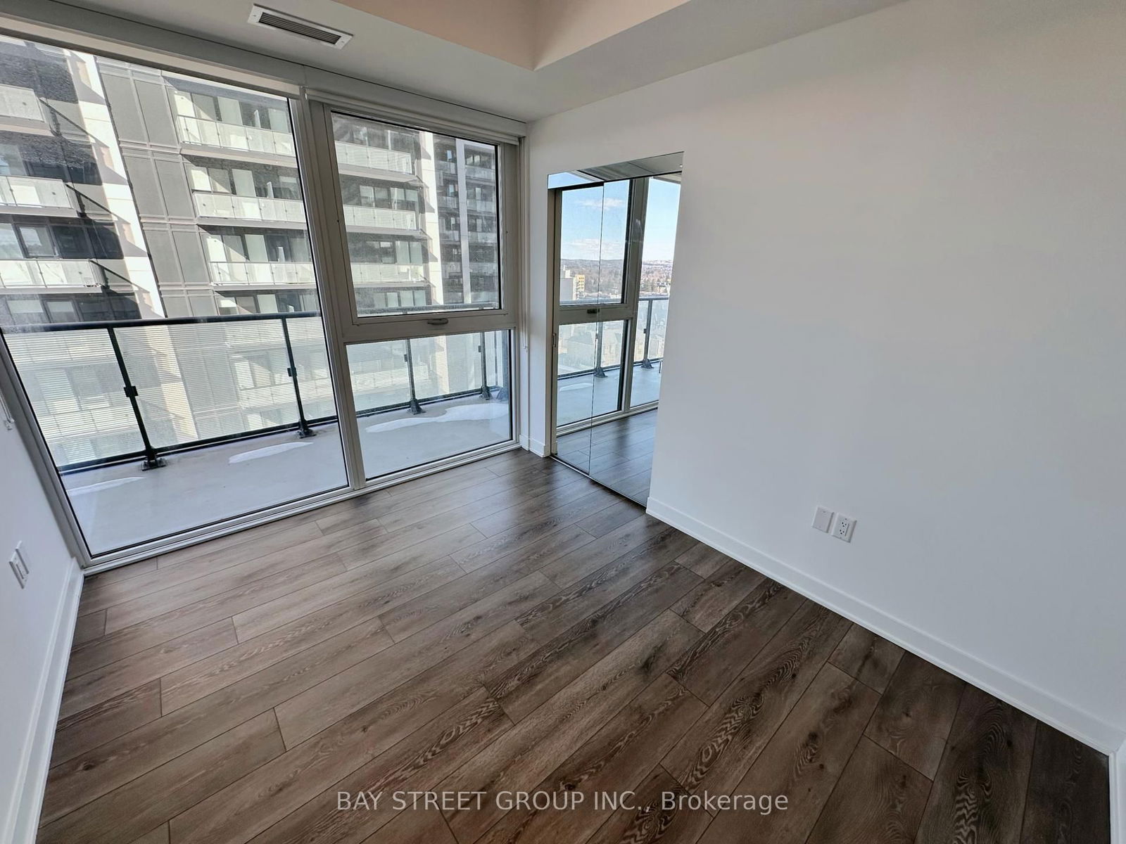 95 Oneida Cres, unit 1103 for rent