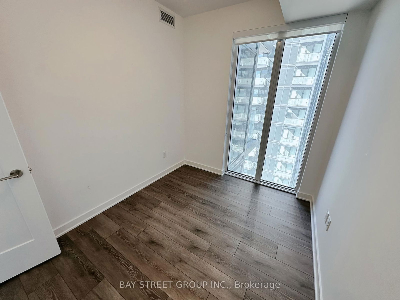 95 Oneida Cres, unit 1103 for rent