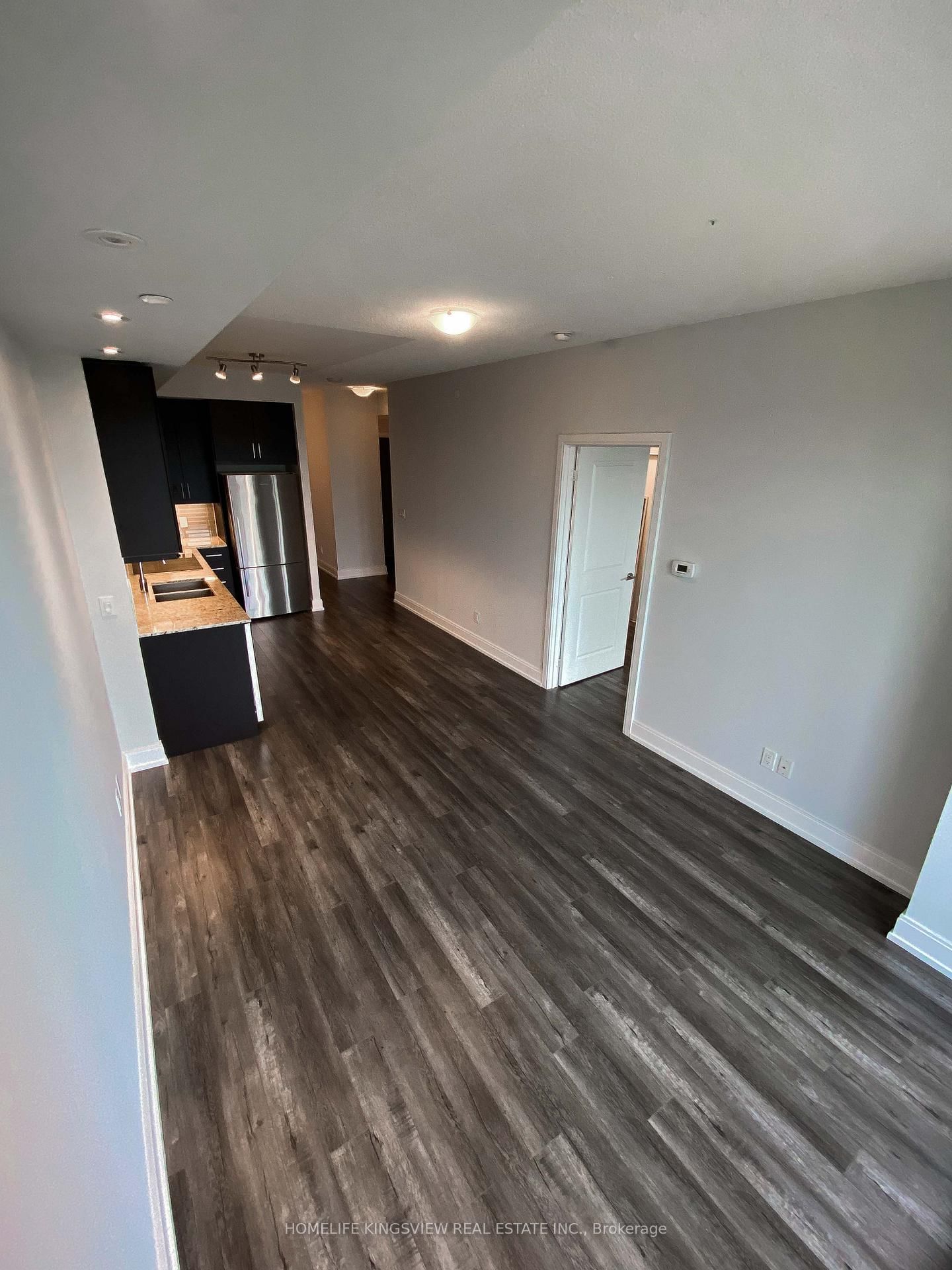 9608 yonge St, unit 1607A for rent