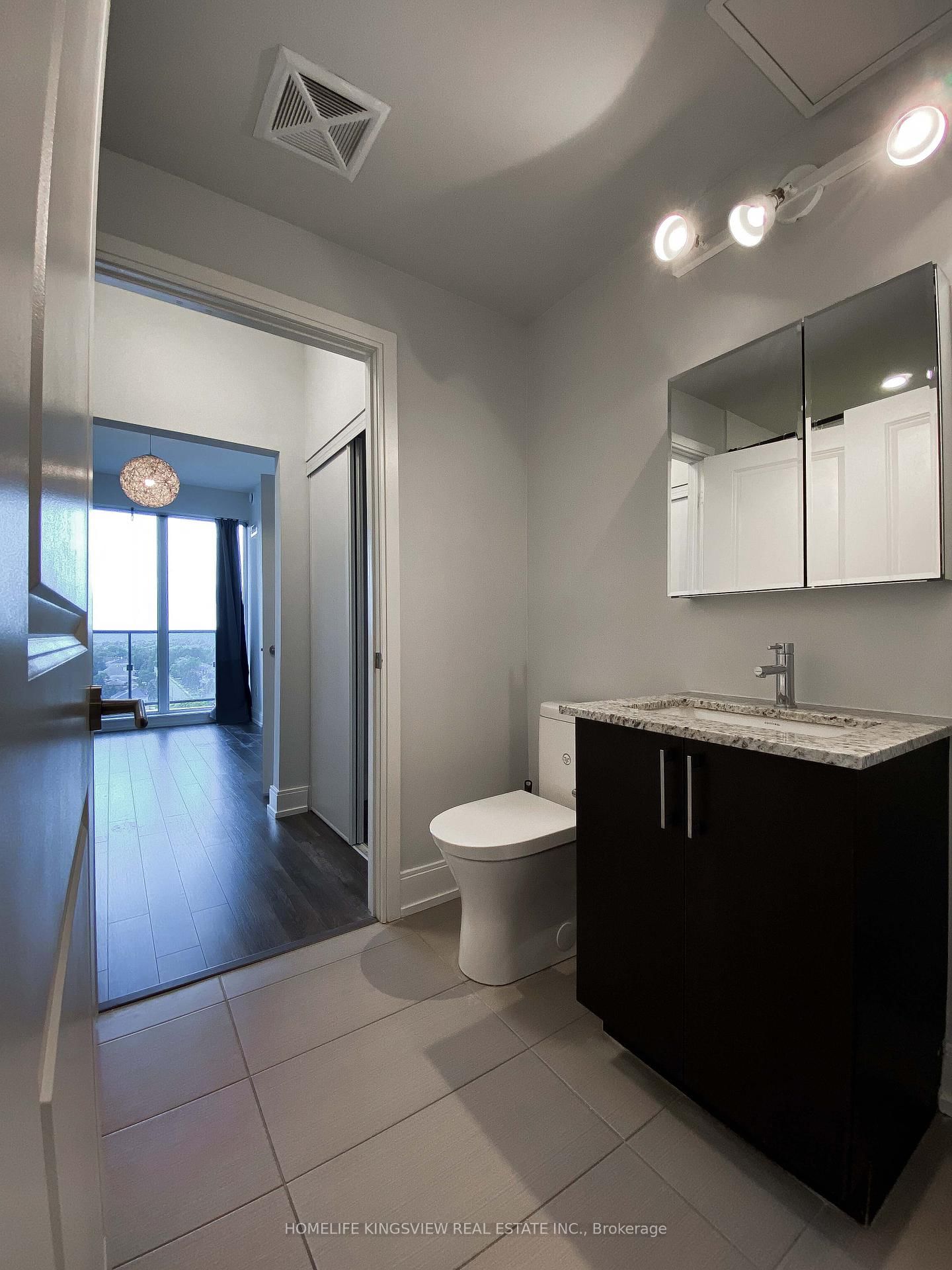 9608 yonge St, unit 1607A for rent