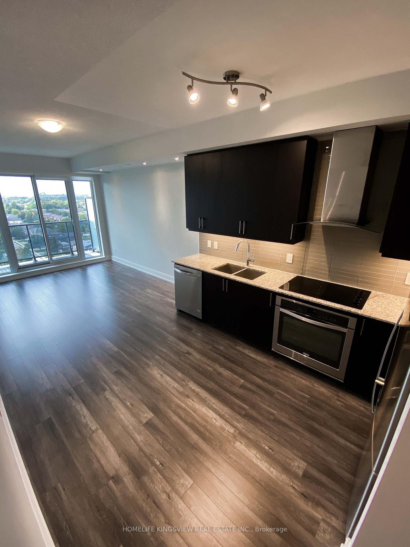 9608 yonge St, unit 1607A for rent