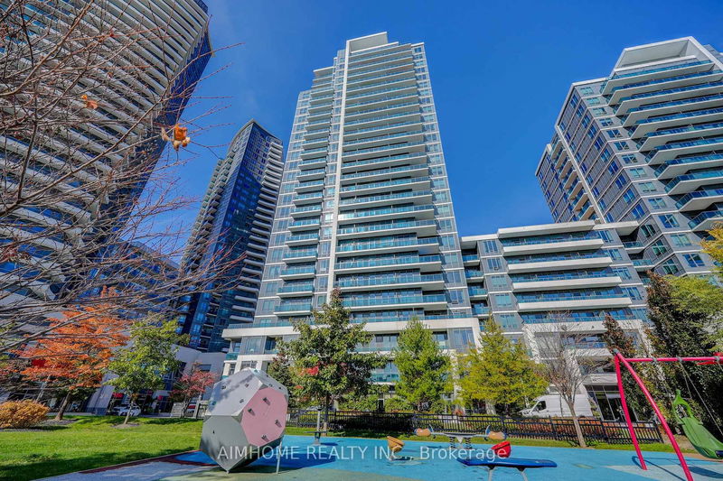 7165 Yonge St, unit 319 for rent