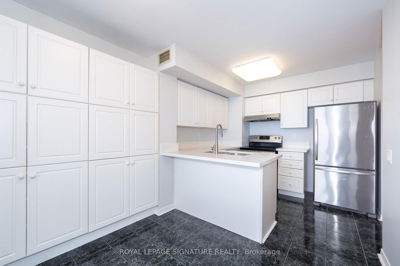 9 Northern Heights Dr, unit 612 for rent