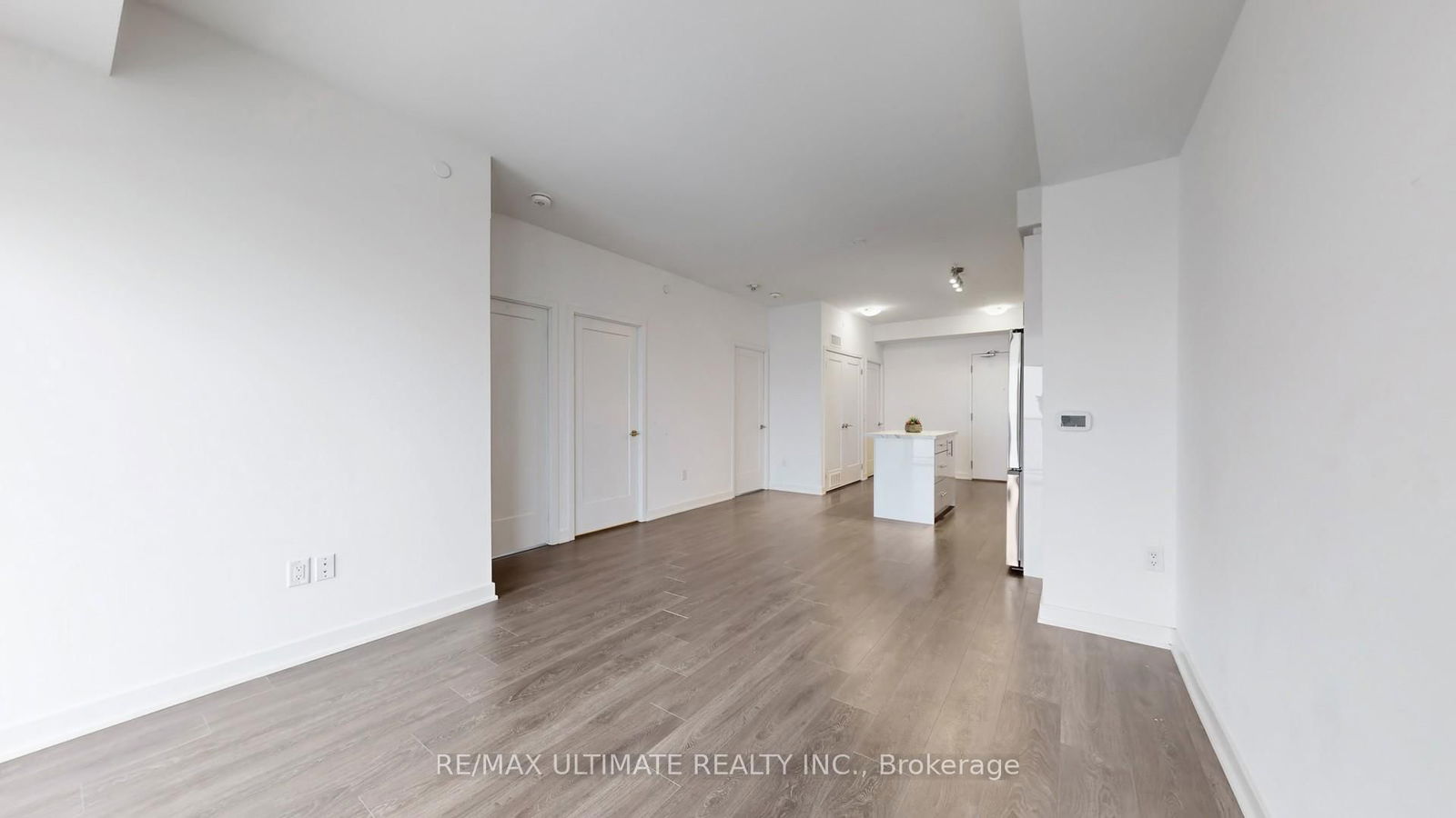 95 Oneida Cres, unit 1803 for rent