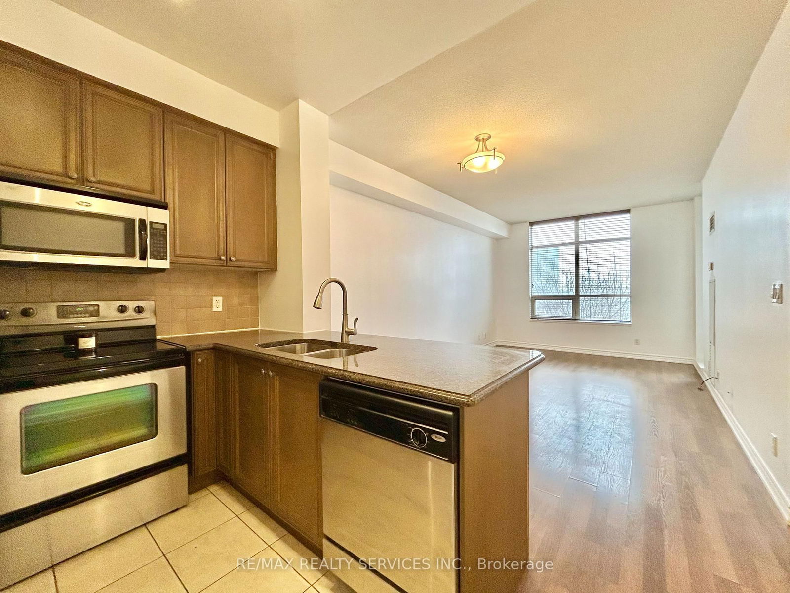 9225 Jane St, unit 303 for rent