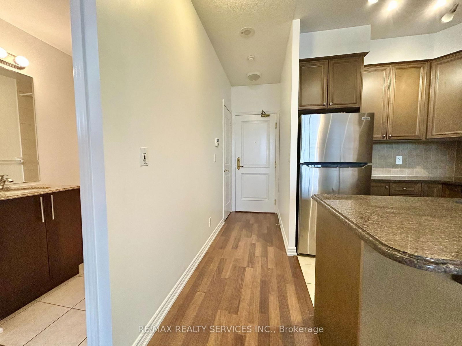 9225 Jane St, unit 303 for rent