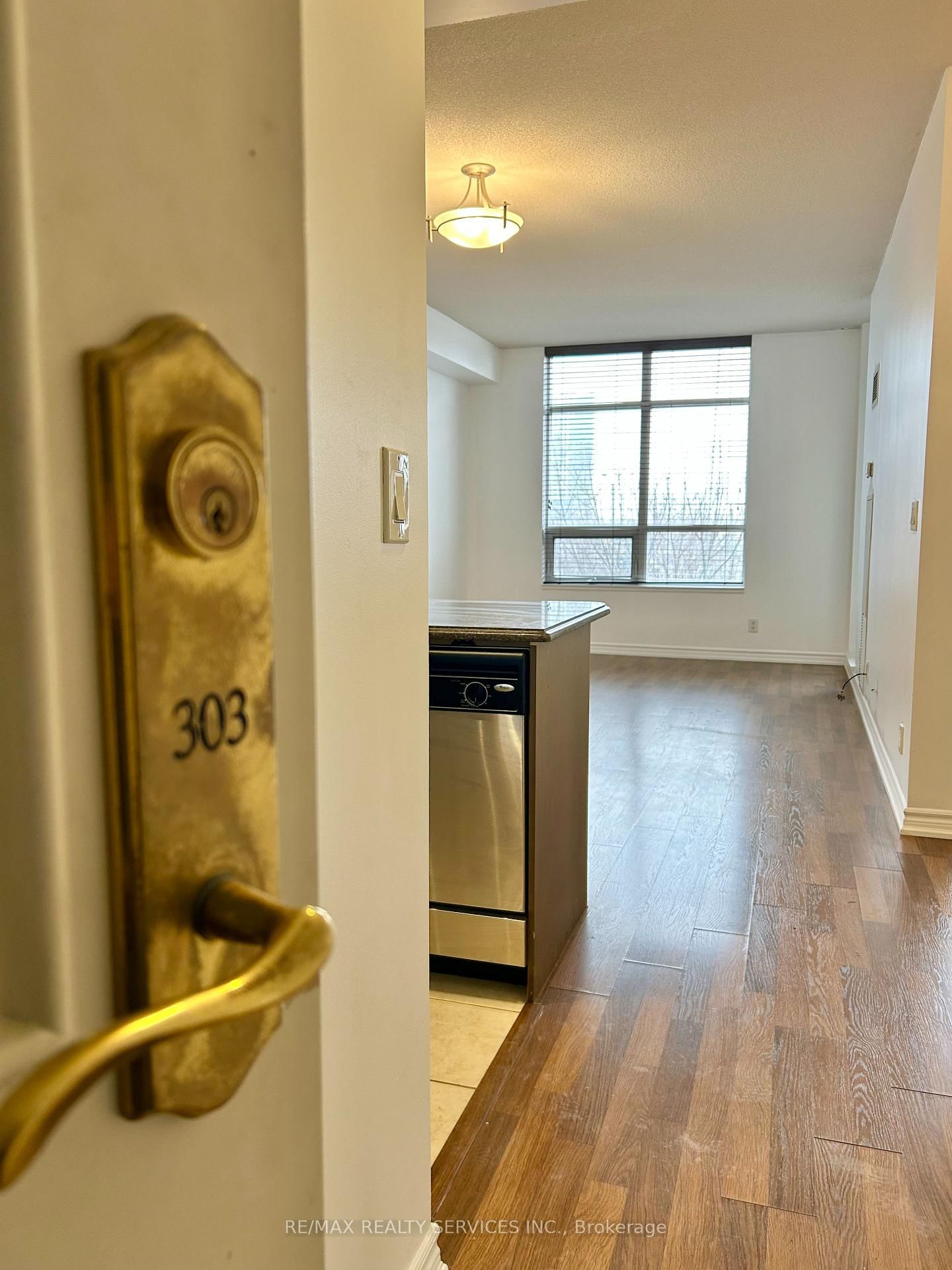 9225 Jane St, unit 303 for rent