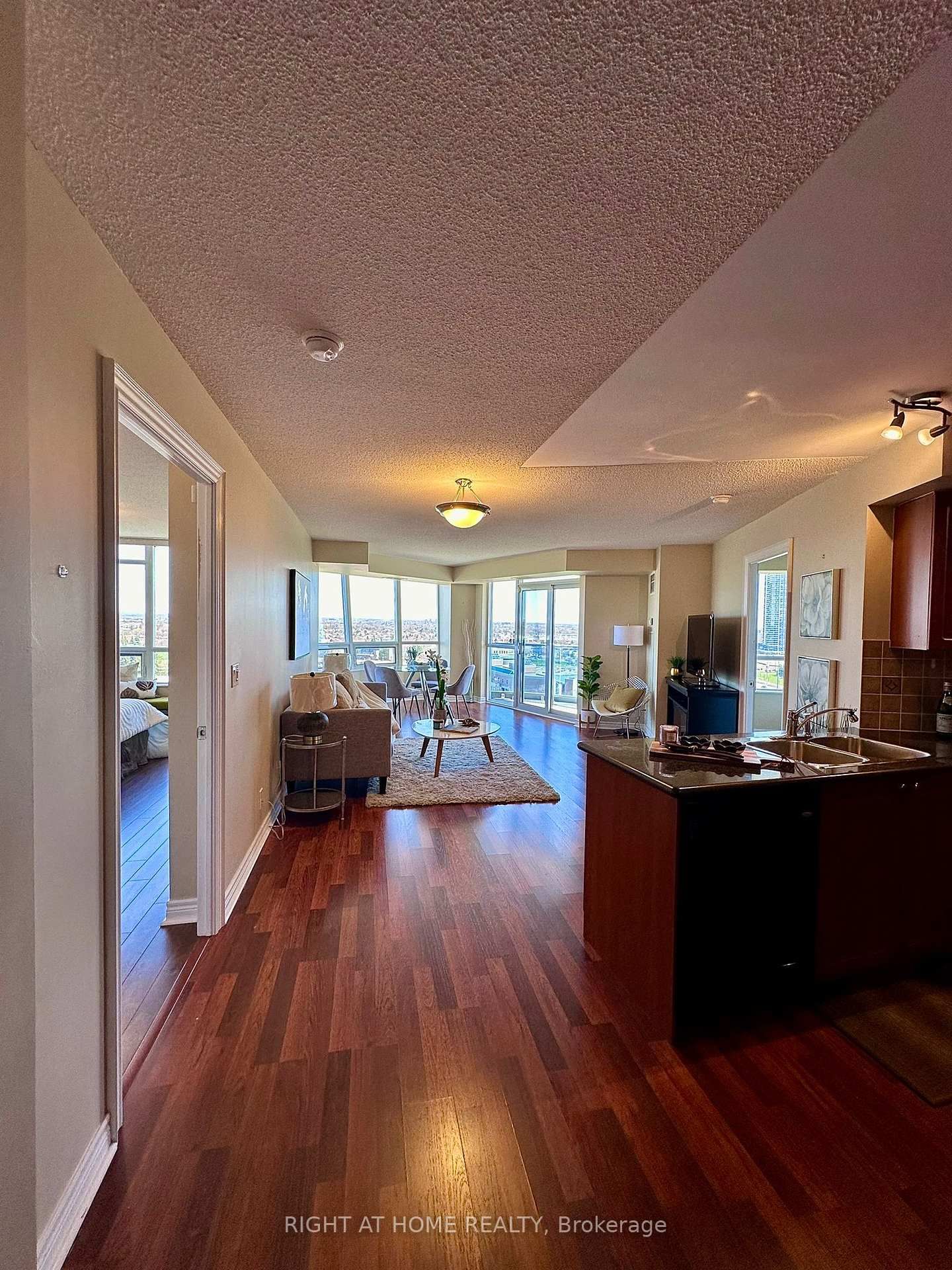 33 Cox Blvd, unit 1522 for sale