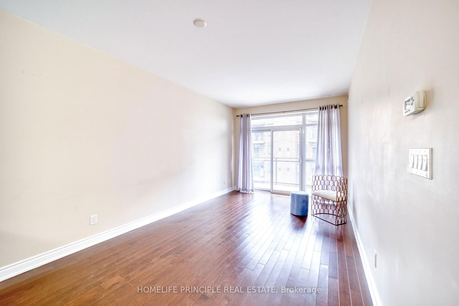 281 Woodbridge Ave E, unit 406 for rent