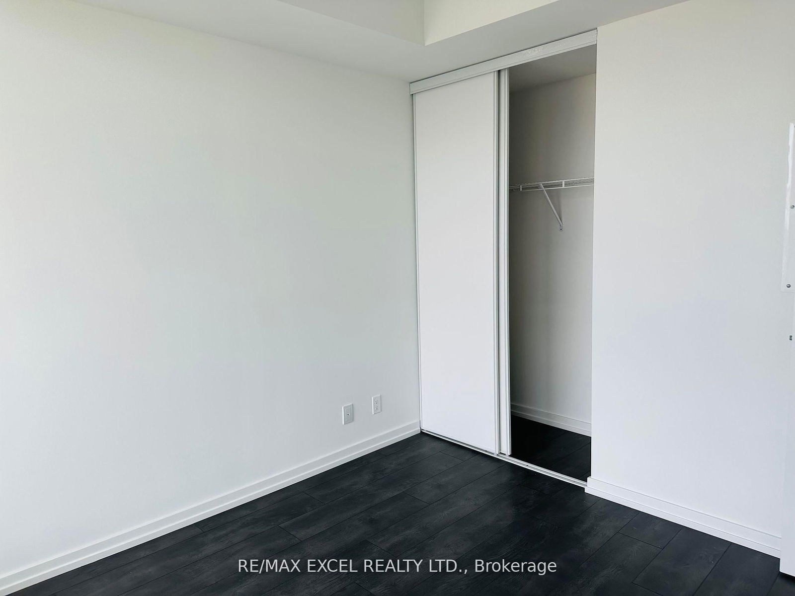 7890 Jane St, unit 4111 for rent