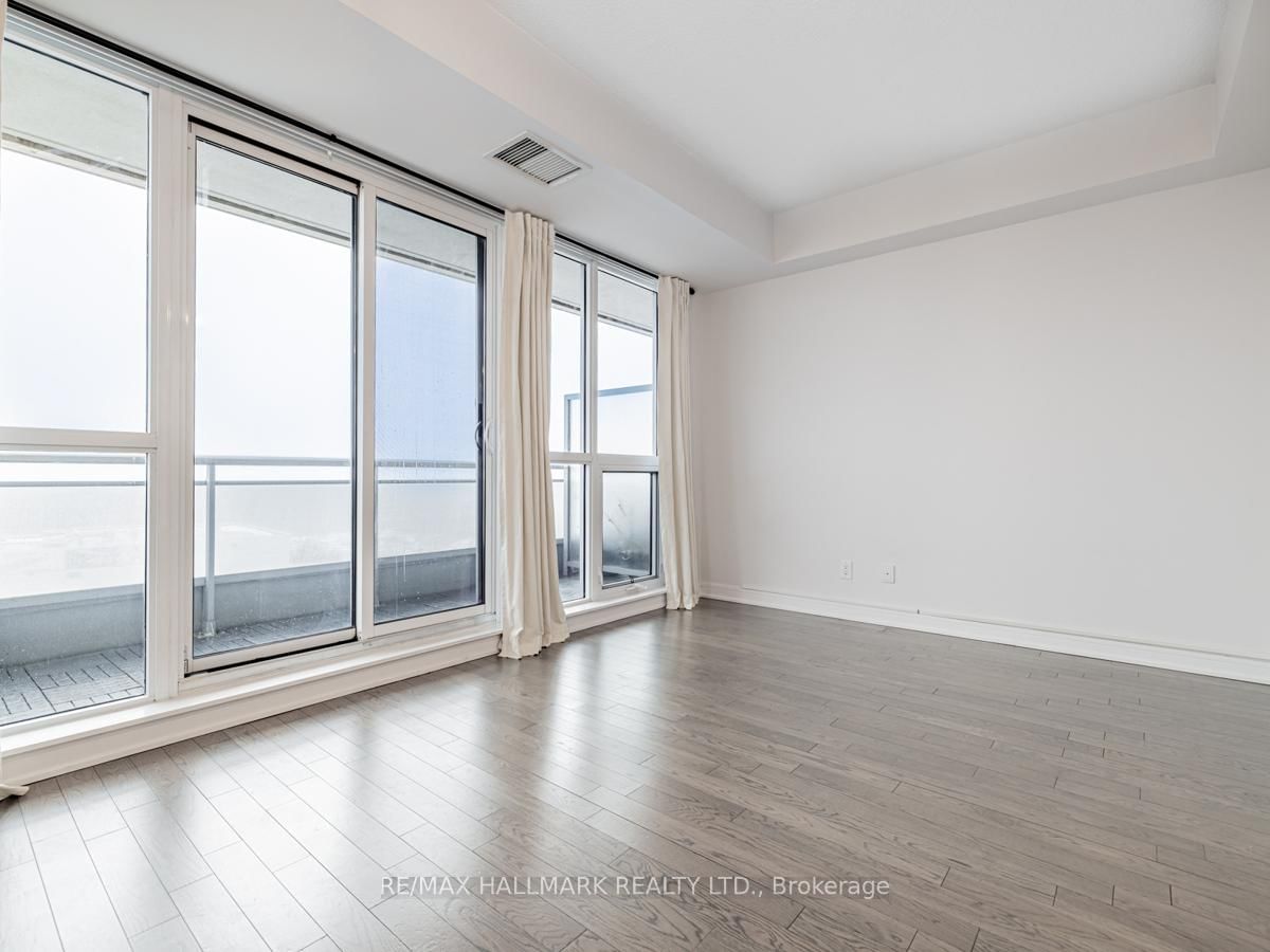 9205 Yonge St, unit 504 for sale