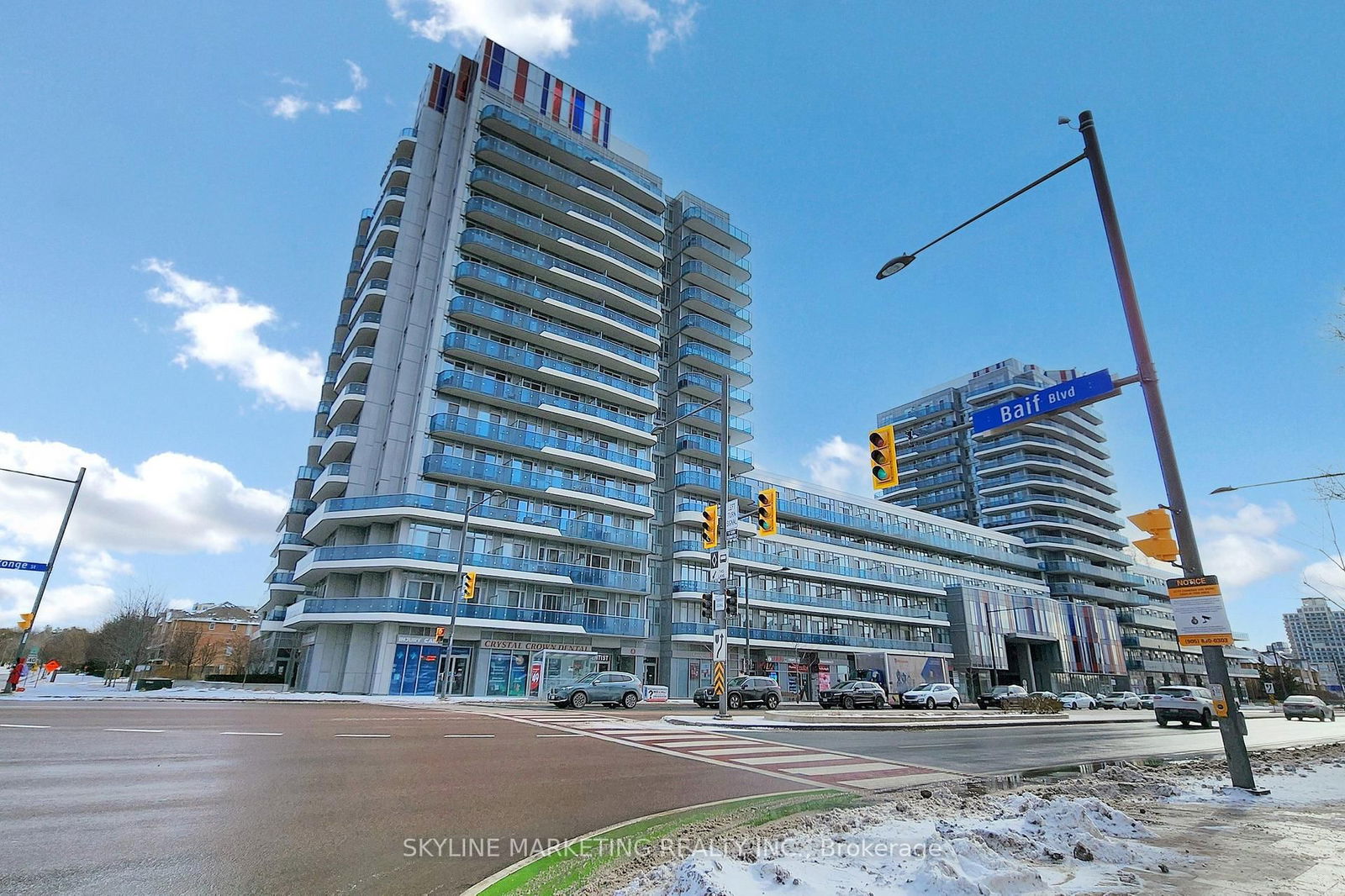 9471 Yonge St, unit 305 for rent