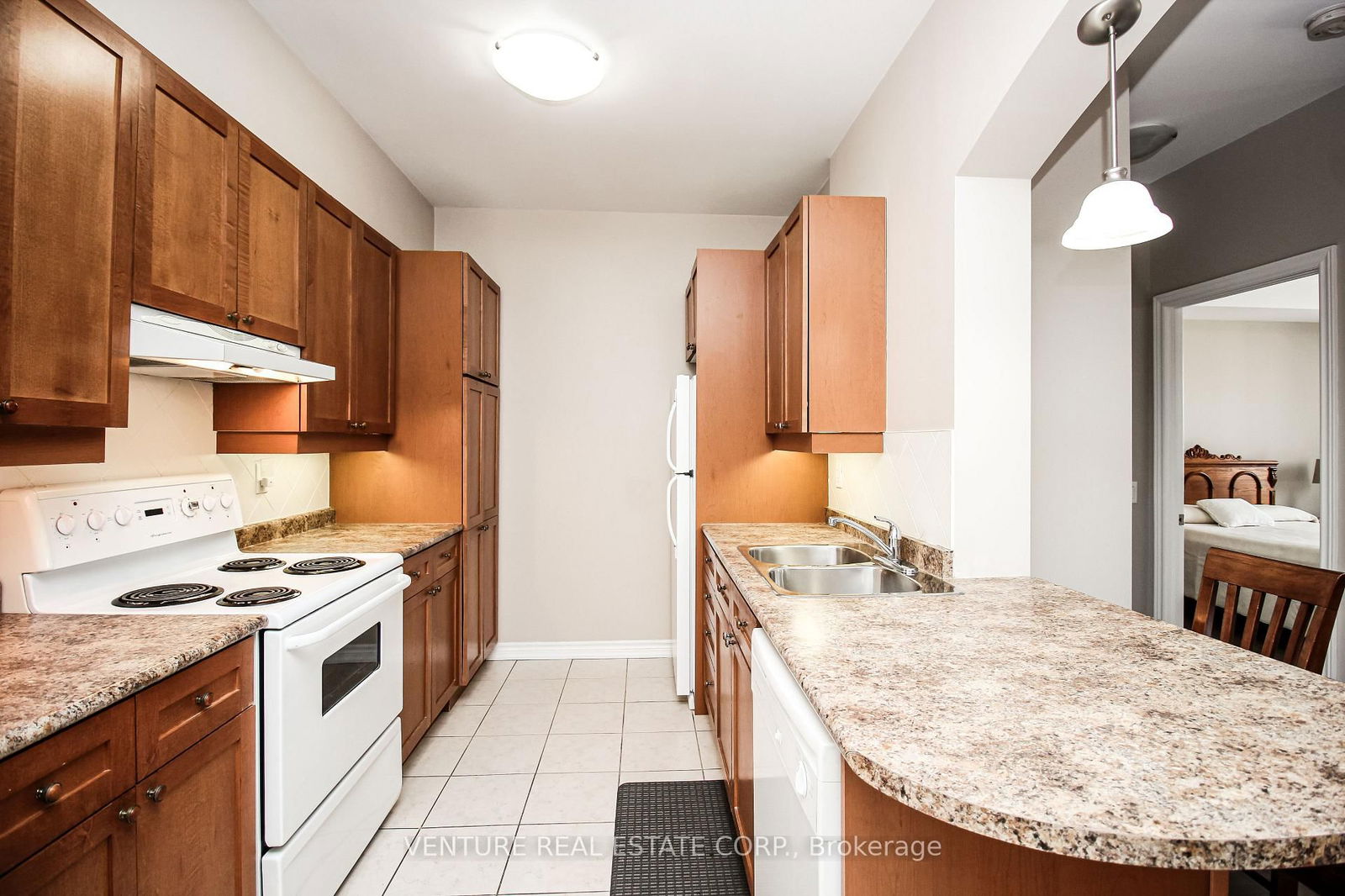 9519 Keele St, unit 302 for sale