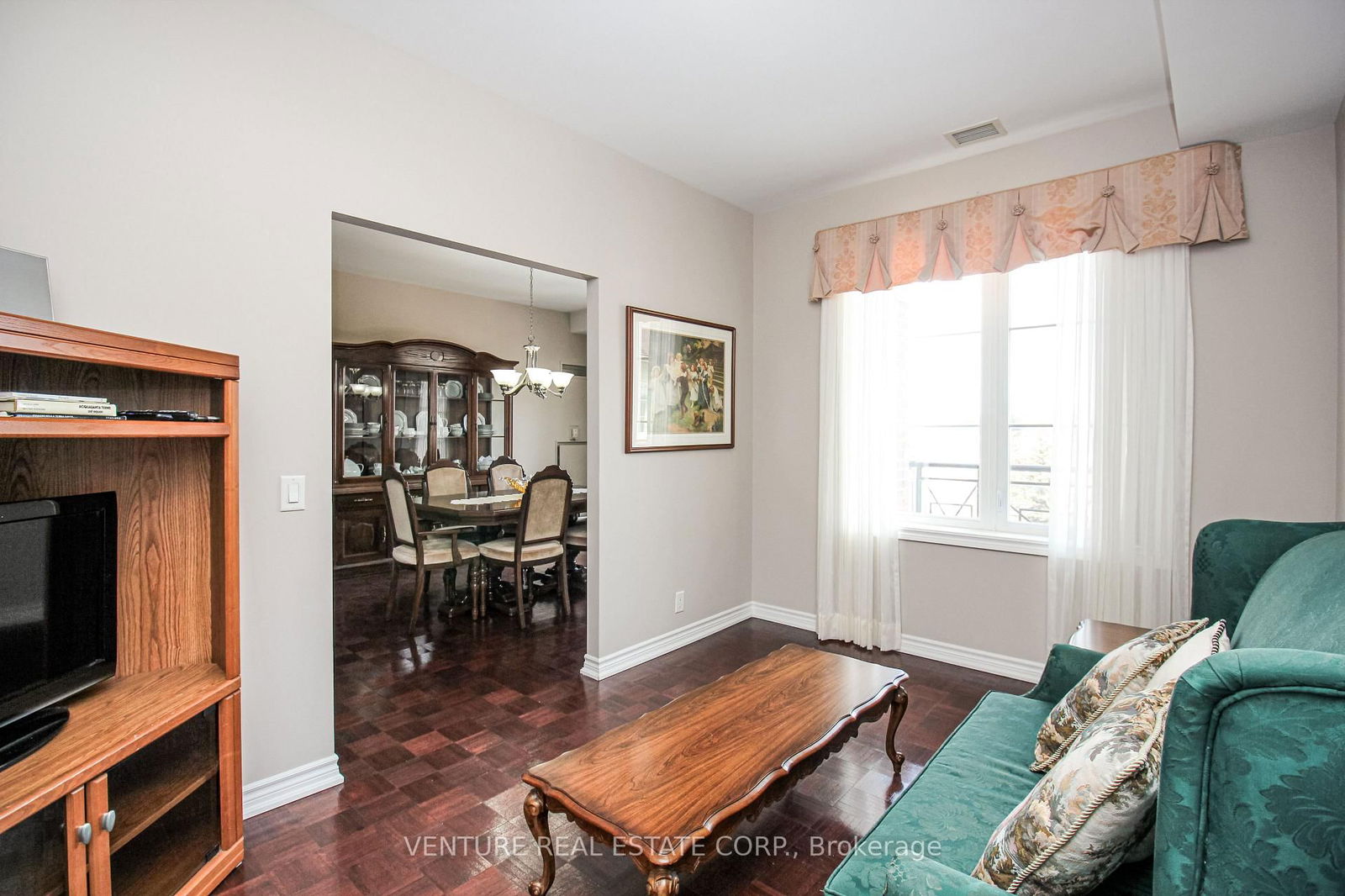 9519 Keele St, unit 302 for sale