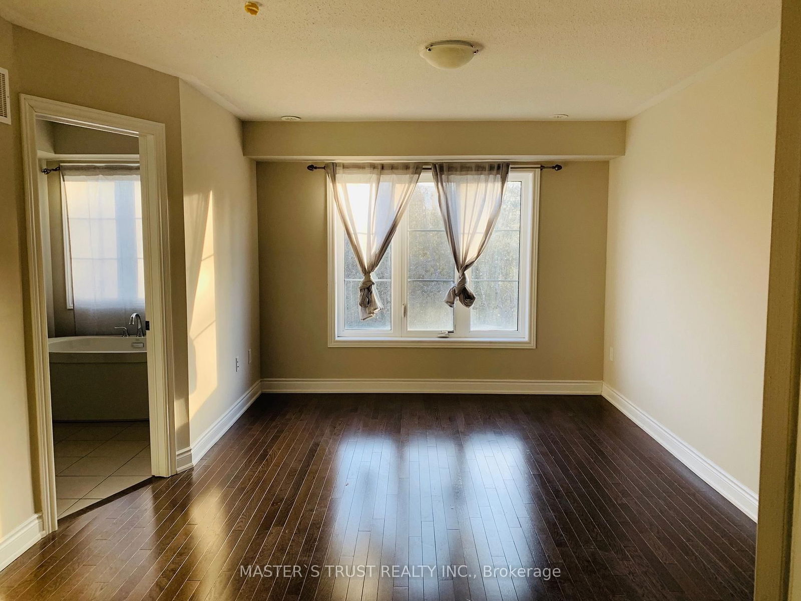 1331 Major Mackenzie Dr, unit U 101 for rent