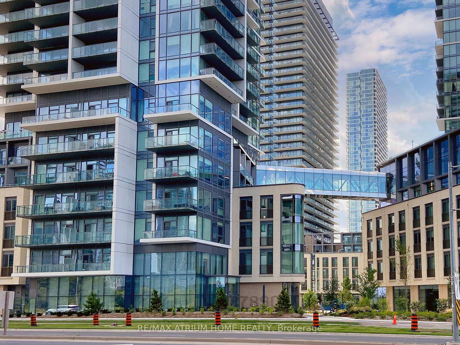 7890 Jane St, unit 1706 for sale