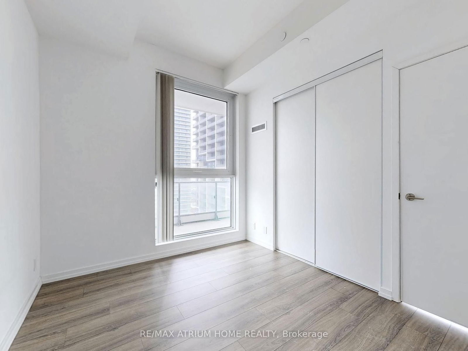 7890 Jane St, unit 1706 for sale