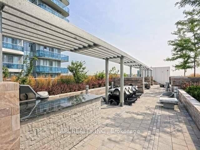 9471 Yonge St, unit 740 for rent