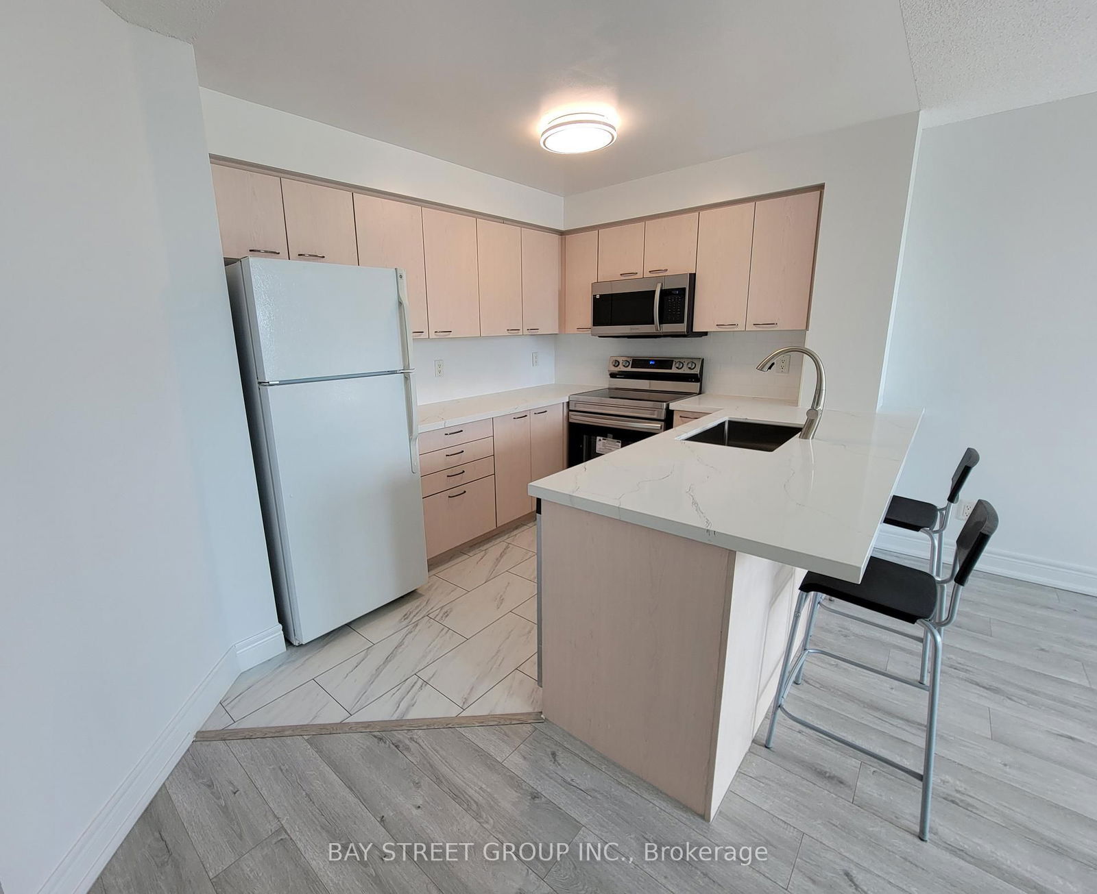 48 Suncrest Blvd, unit 601 for rent