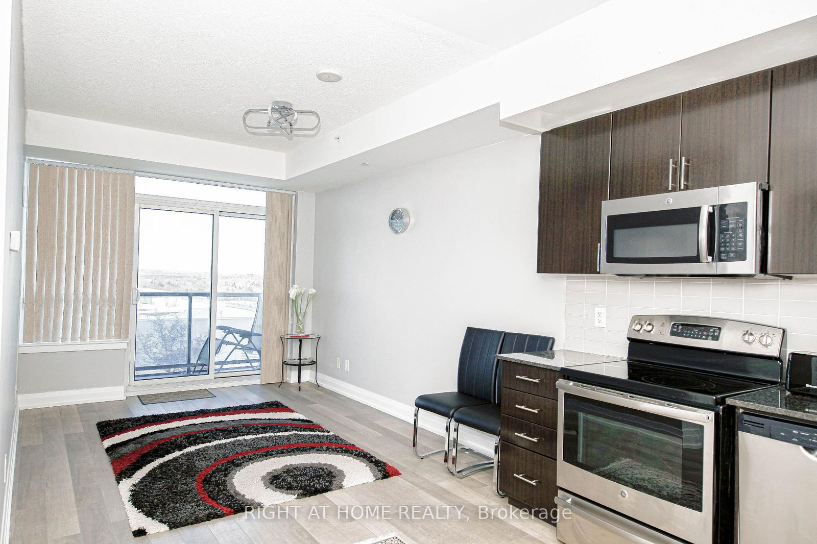 7167 Yonge St, unit 510 for sale