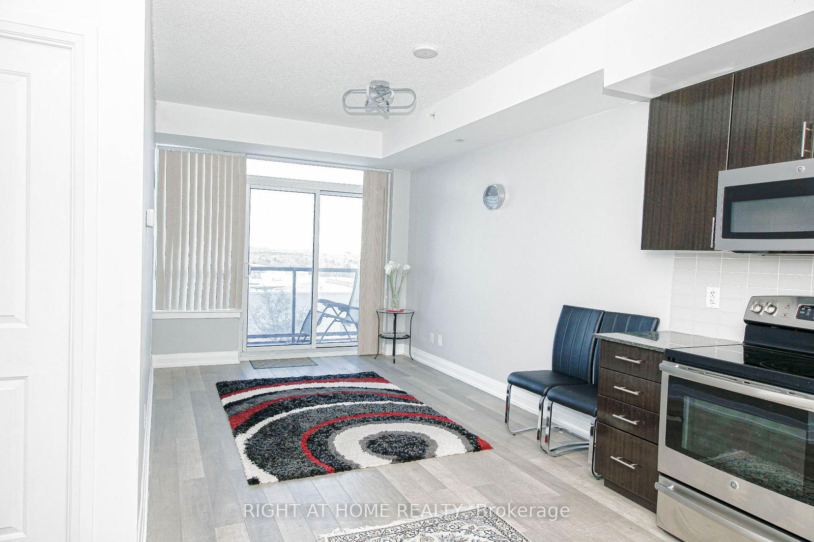 7167 Yonge St, unit 510 for sale