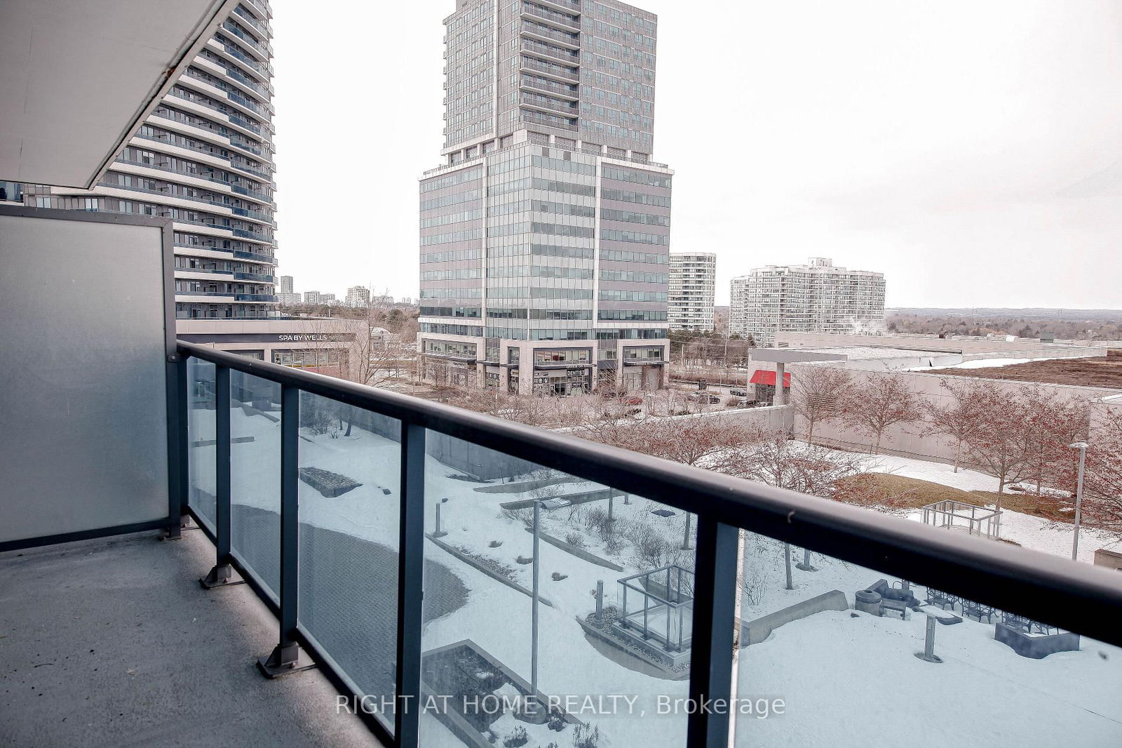 7167 Yonge St St, unit 510 for sale