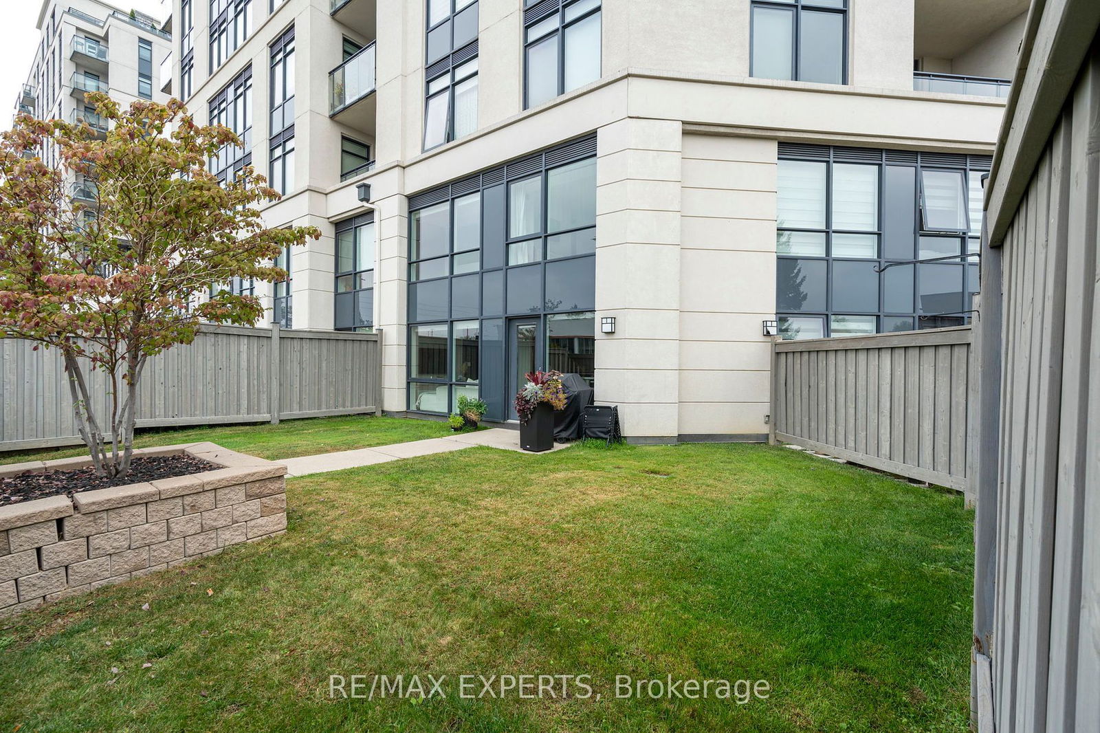 24 Woodstream Blvd, unit 102 for sale