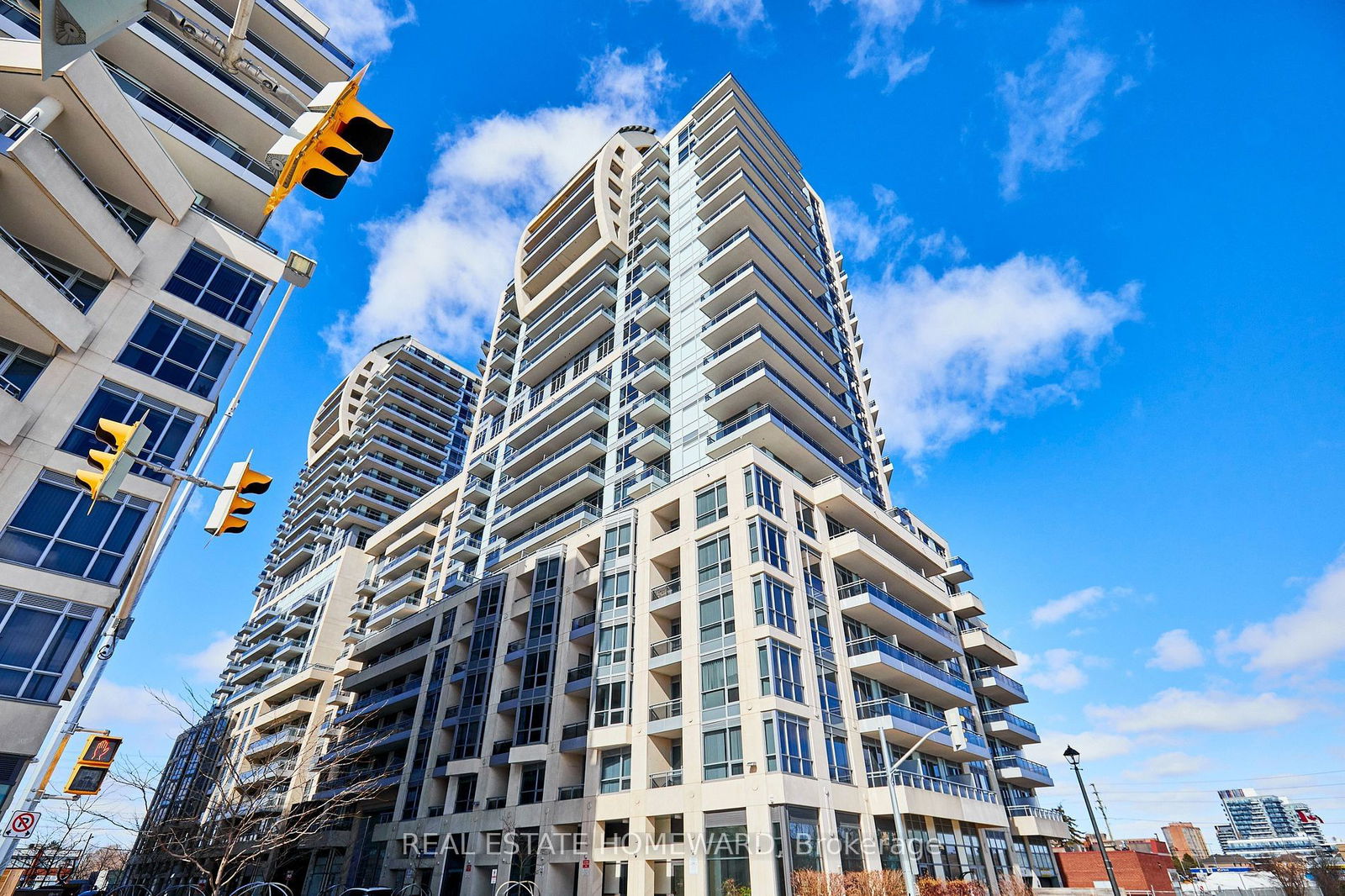 9201 Yonge St, unit 2207 for sale