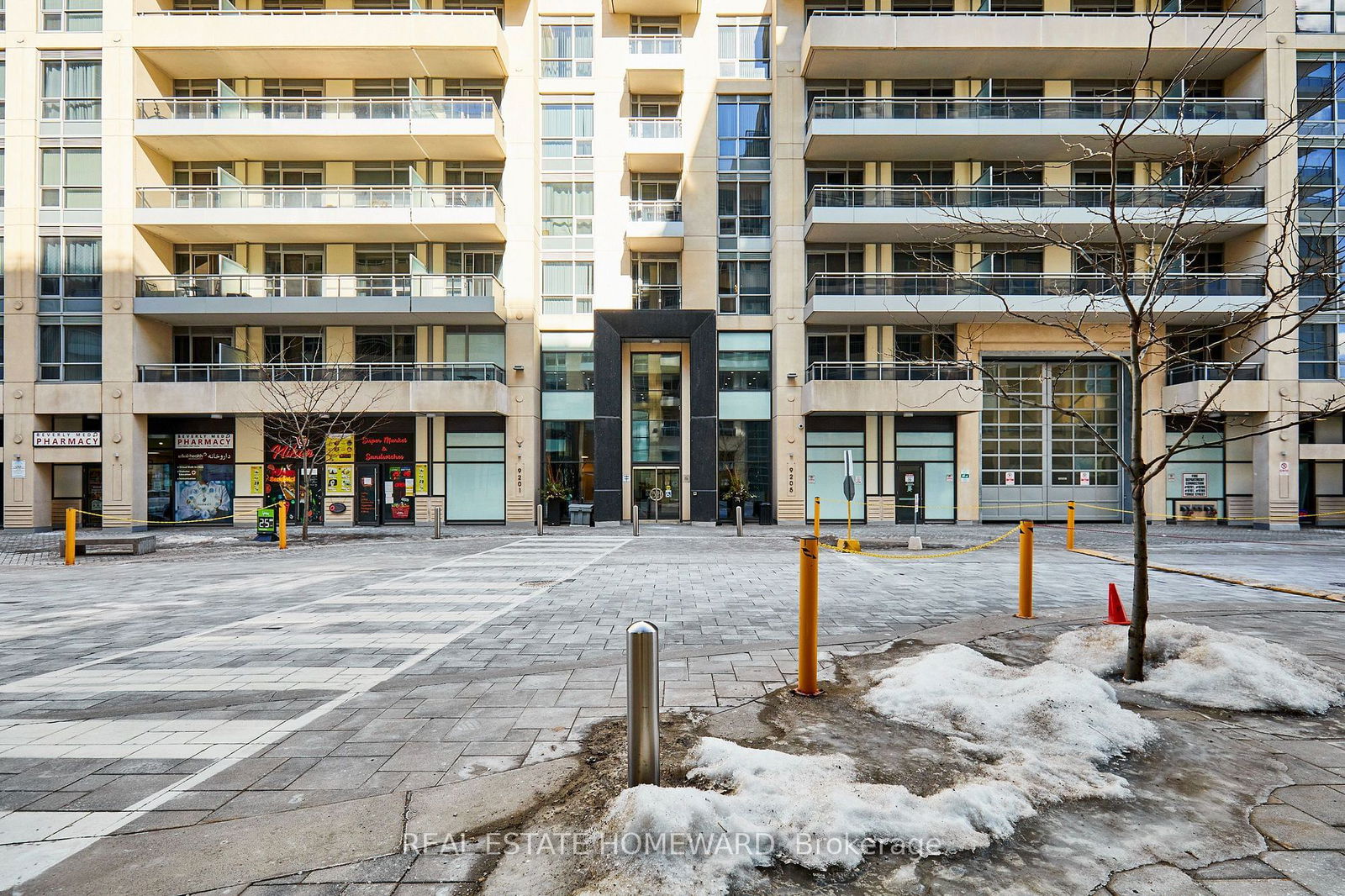 9201 Yonge St, unit 2207 for sale