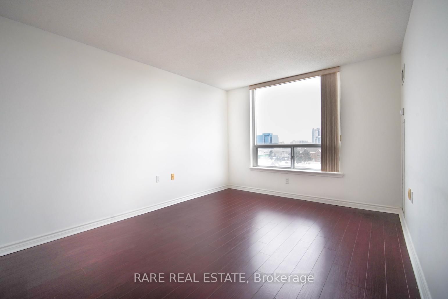 9015 Leslie St, unit 807 for sale