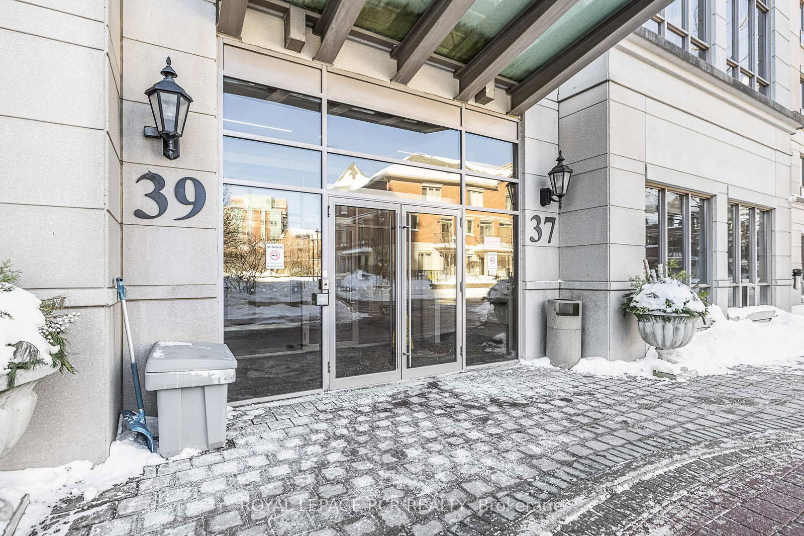 37 Galleria Pkwy, unit 515 for sale