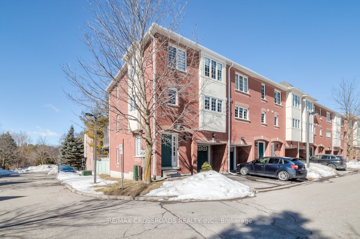 Sandlewood Court Townhomes, Aurora, Toronto