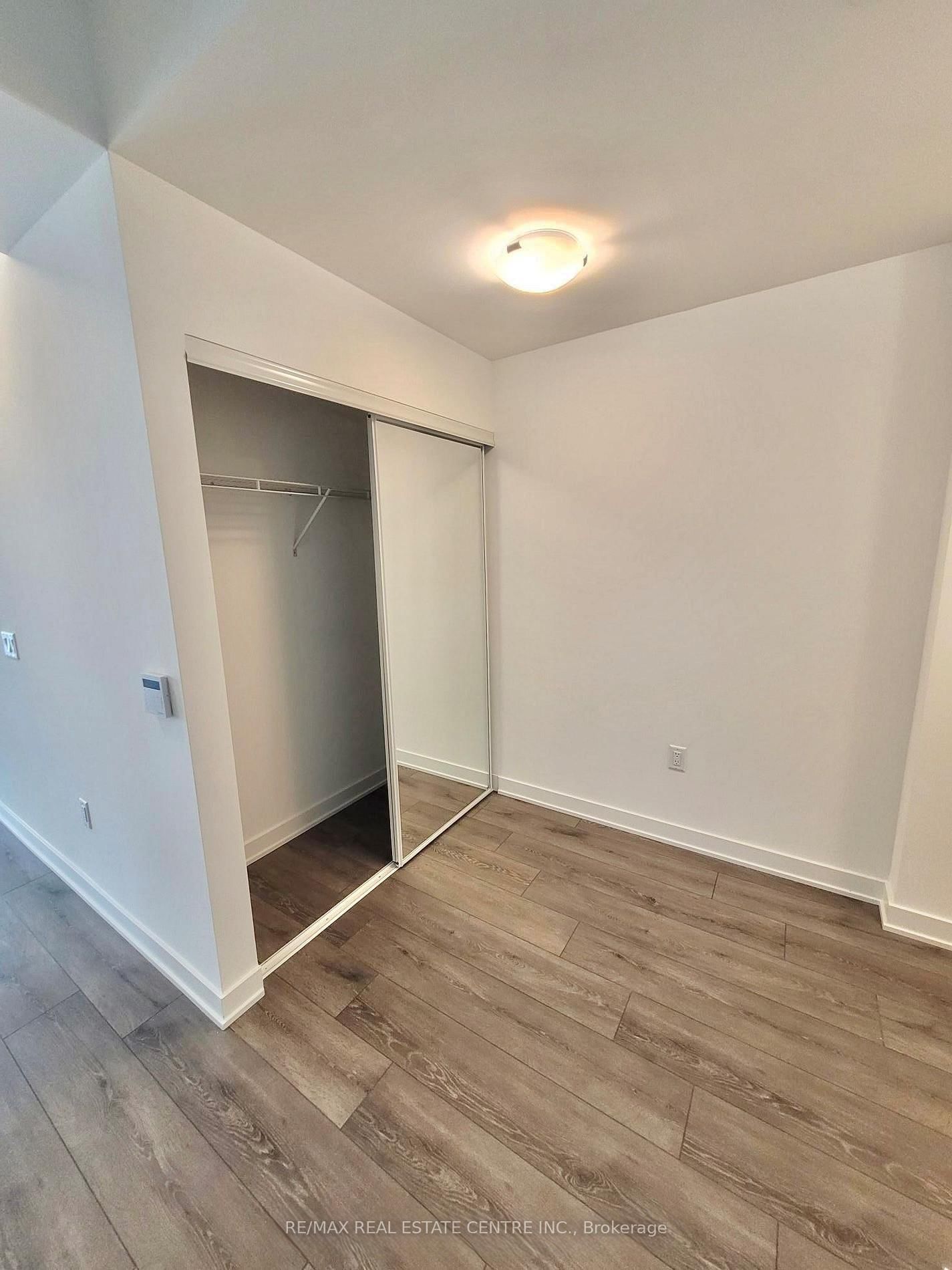 95 Oneida Cres, unit 1504 for rent