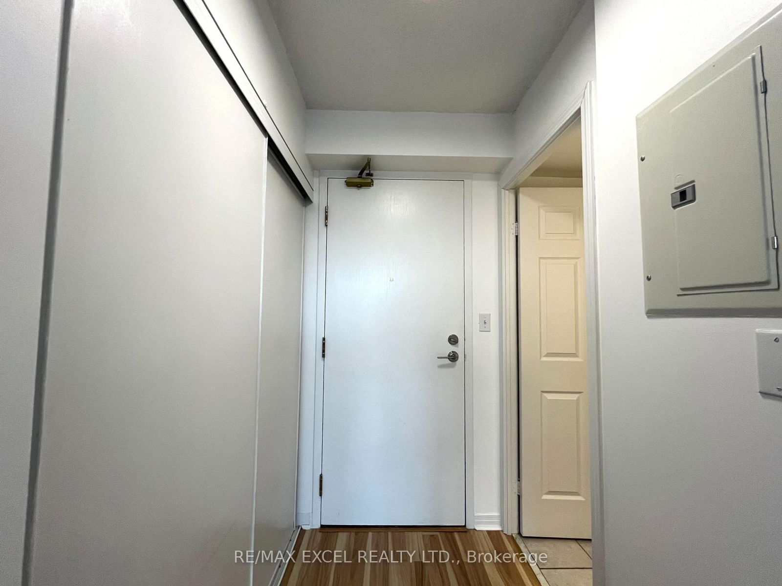 3 Ellesmere St, unit 222 for rent