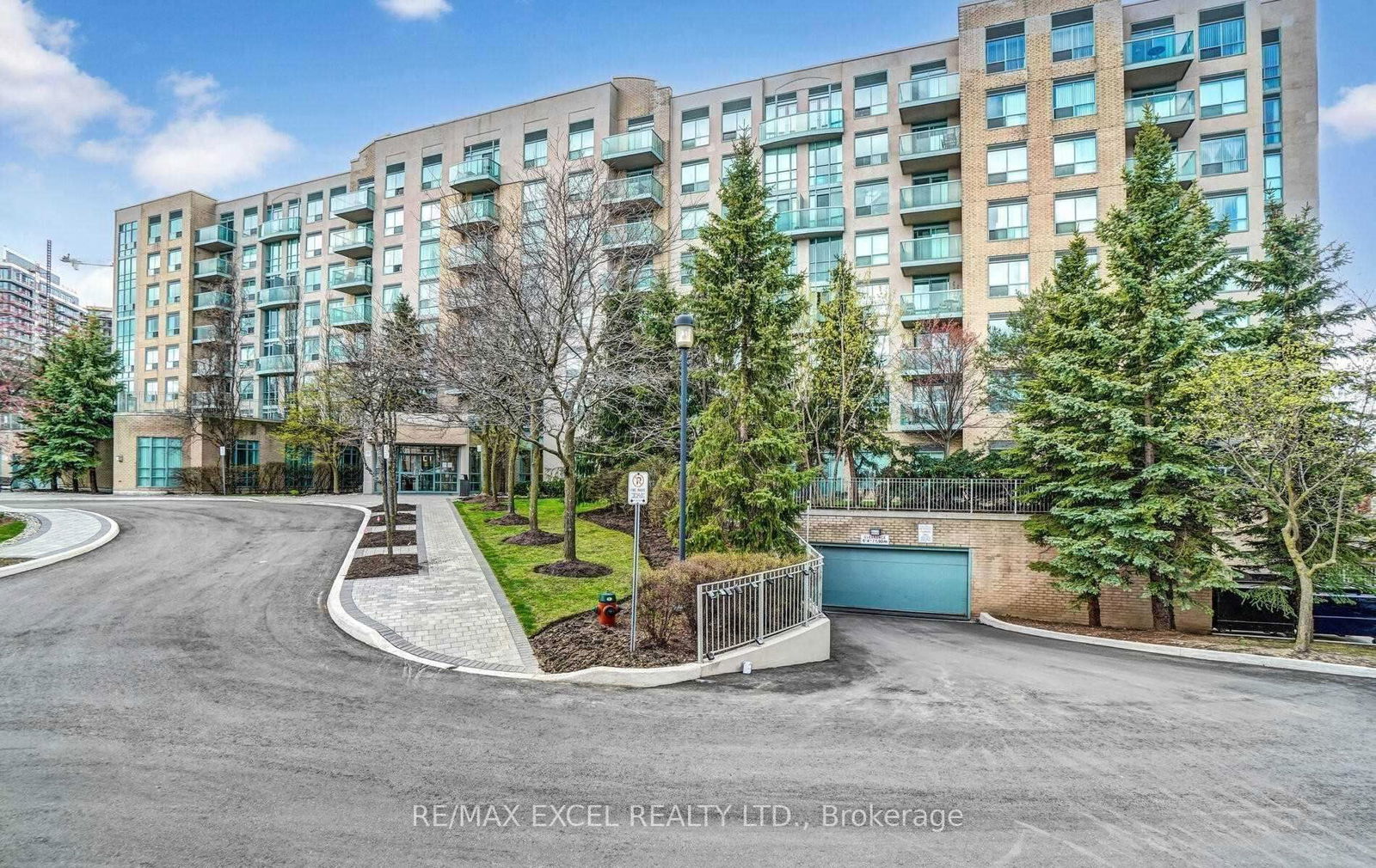 The Gates of Bayview Glen Condos, Richmond Hill, Toronto