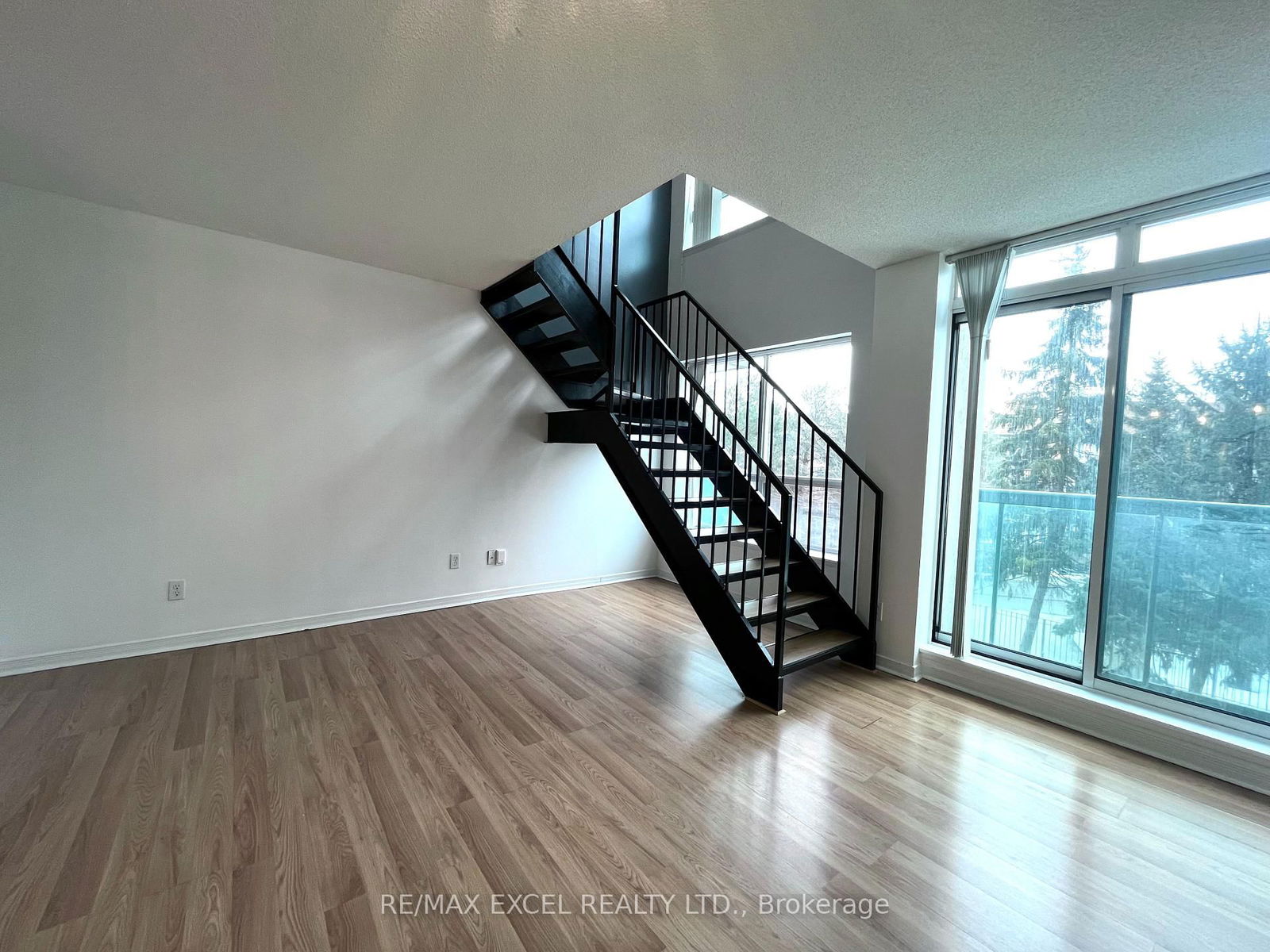 3 Ellesmere St, unit 222 for rent