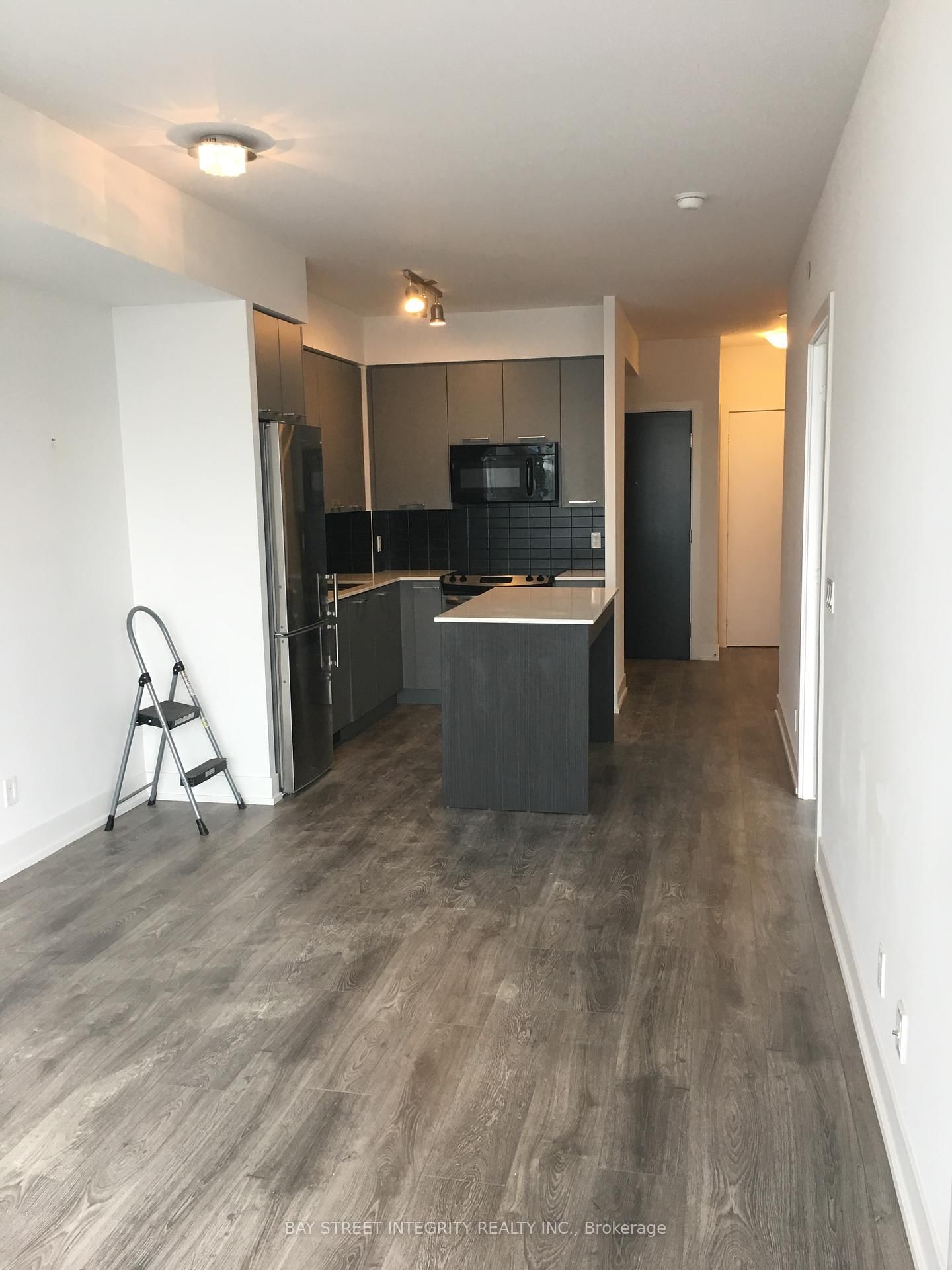 9471 Yonge St, unit 1205 for rent