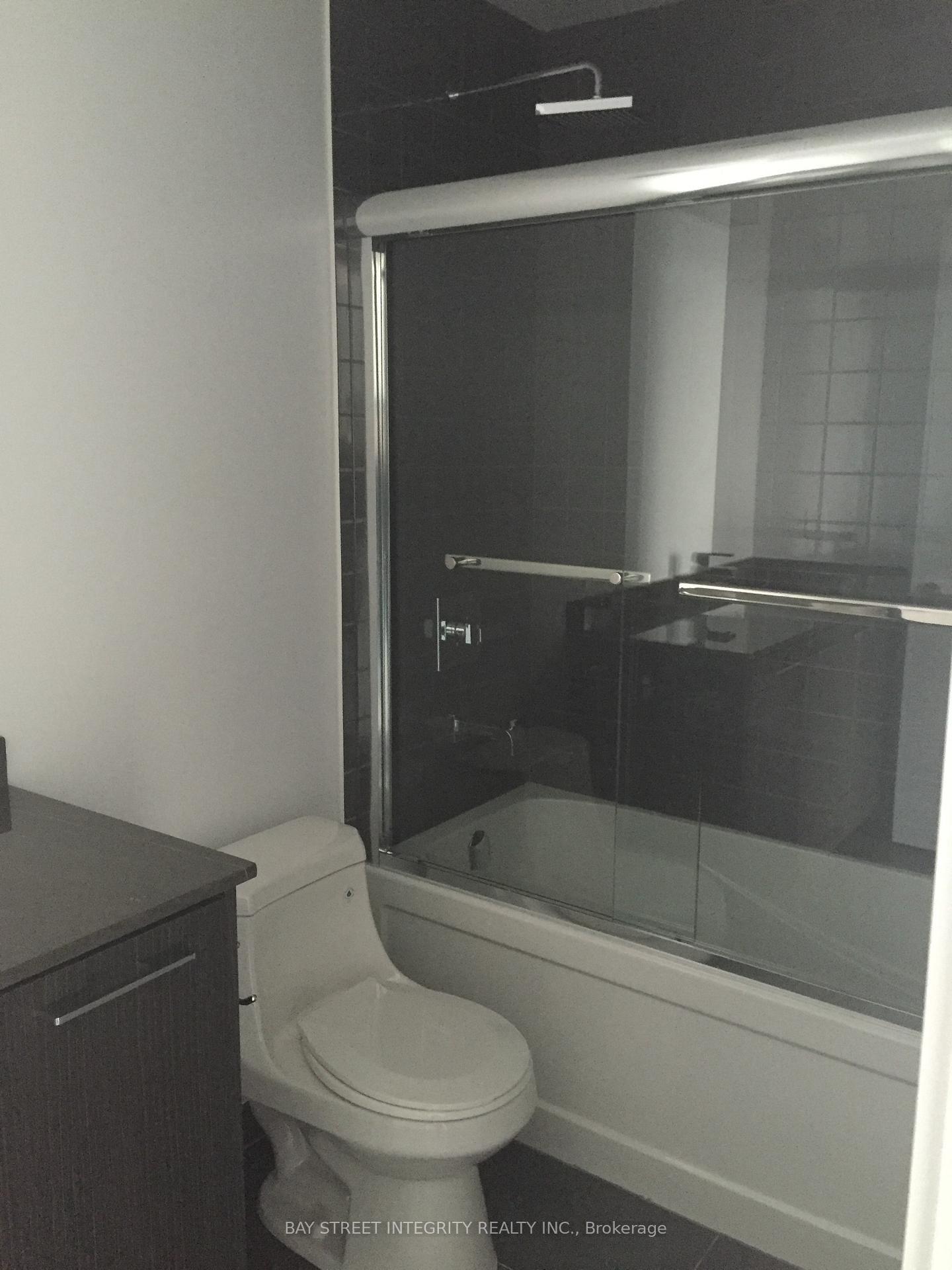 9471 Yonge St, unit 1205 for rent