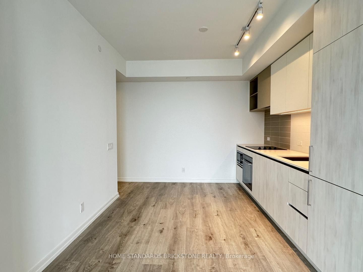 7890 Jane St, unit 5501 for rent