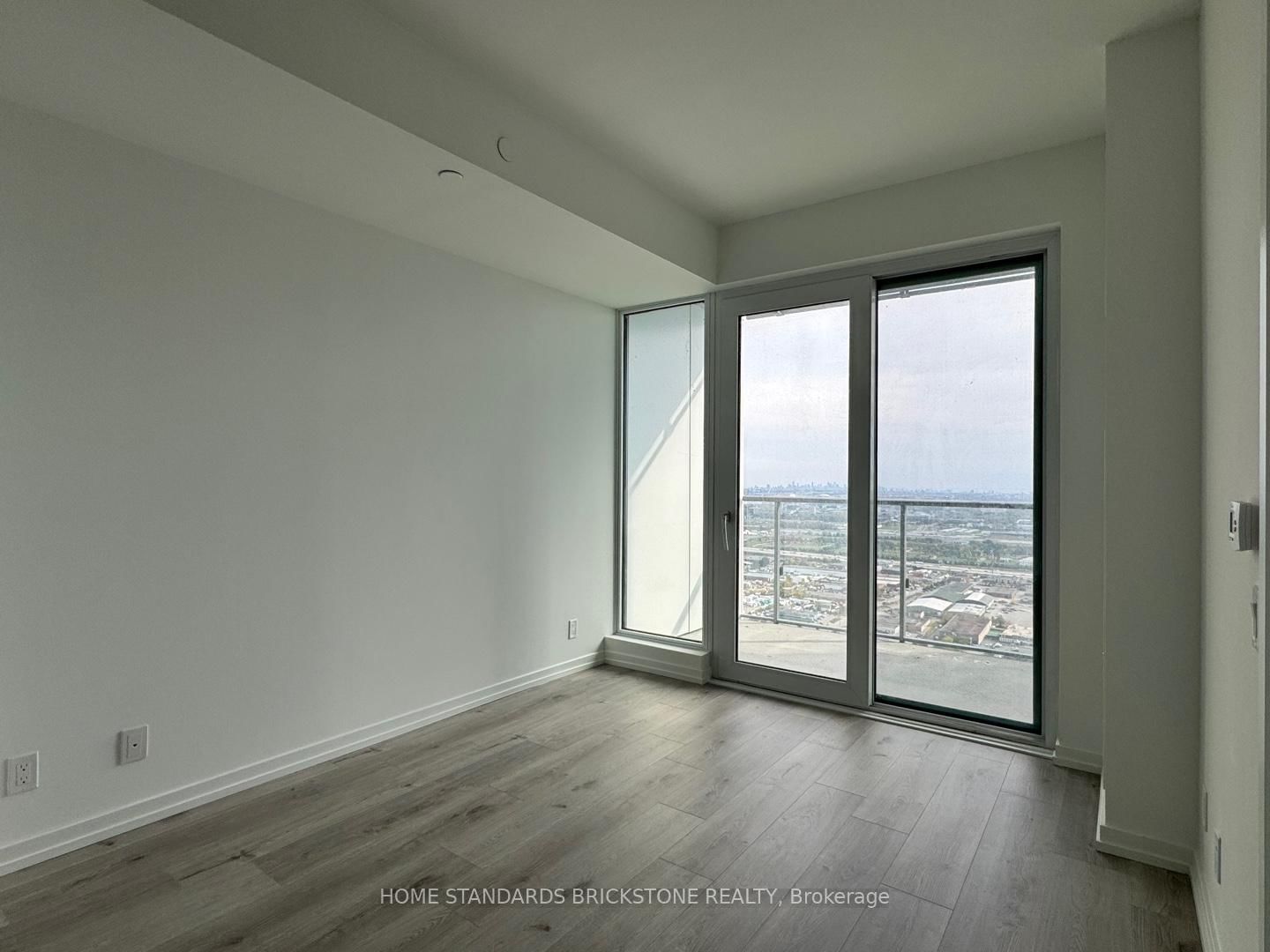 7890 Jane St, unit 5501 for rent