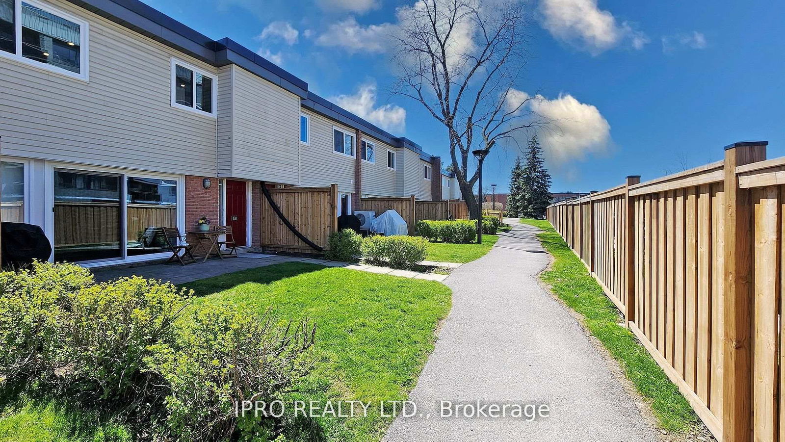 Country Lane Townhomes, Aurora, Toronto