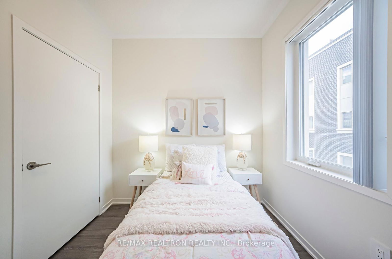 10 Almond Blossom Mews, unit 100 for sale