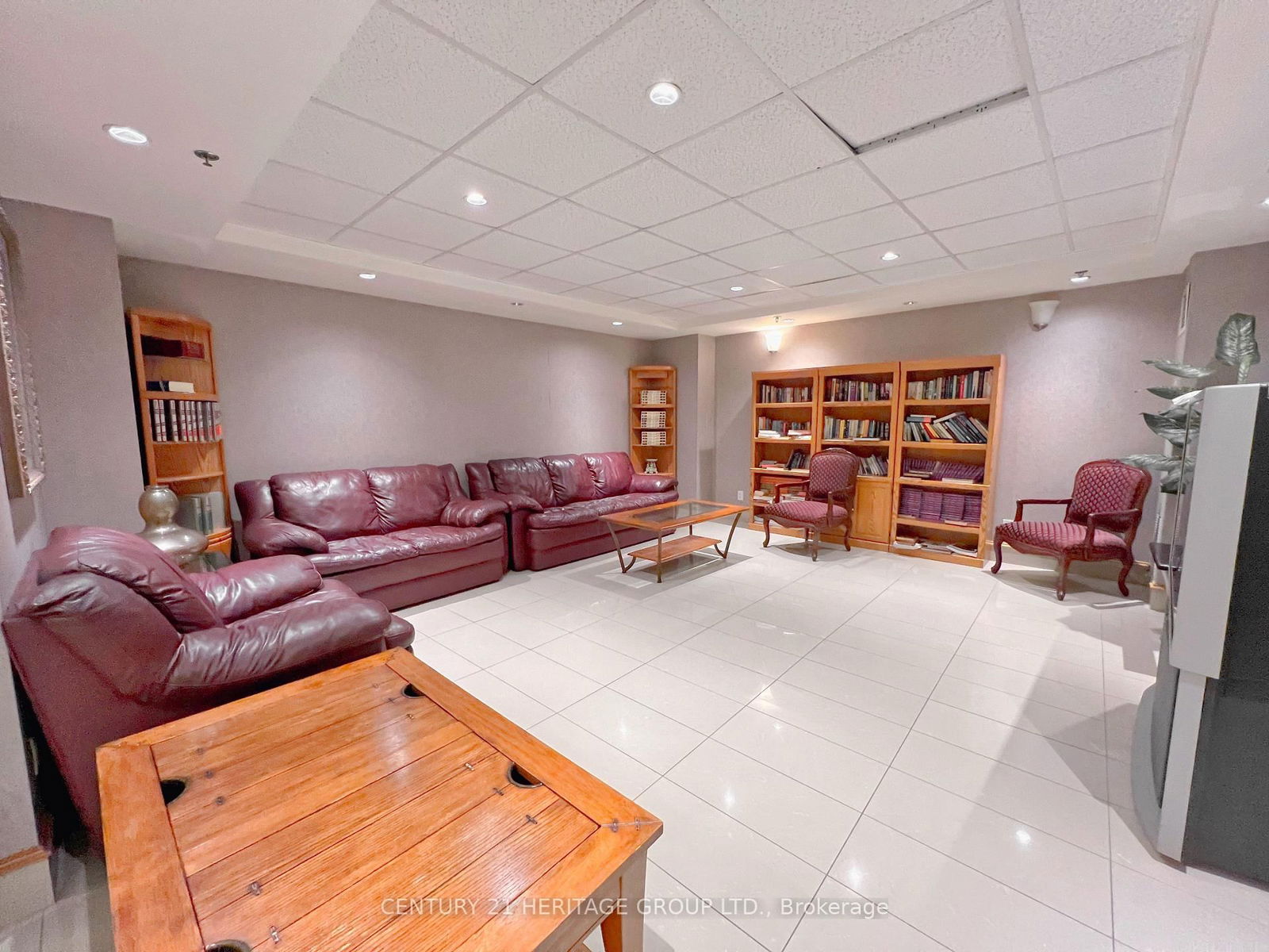 11121 Yonge St, unit 609 for rent